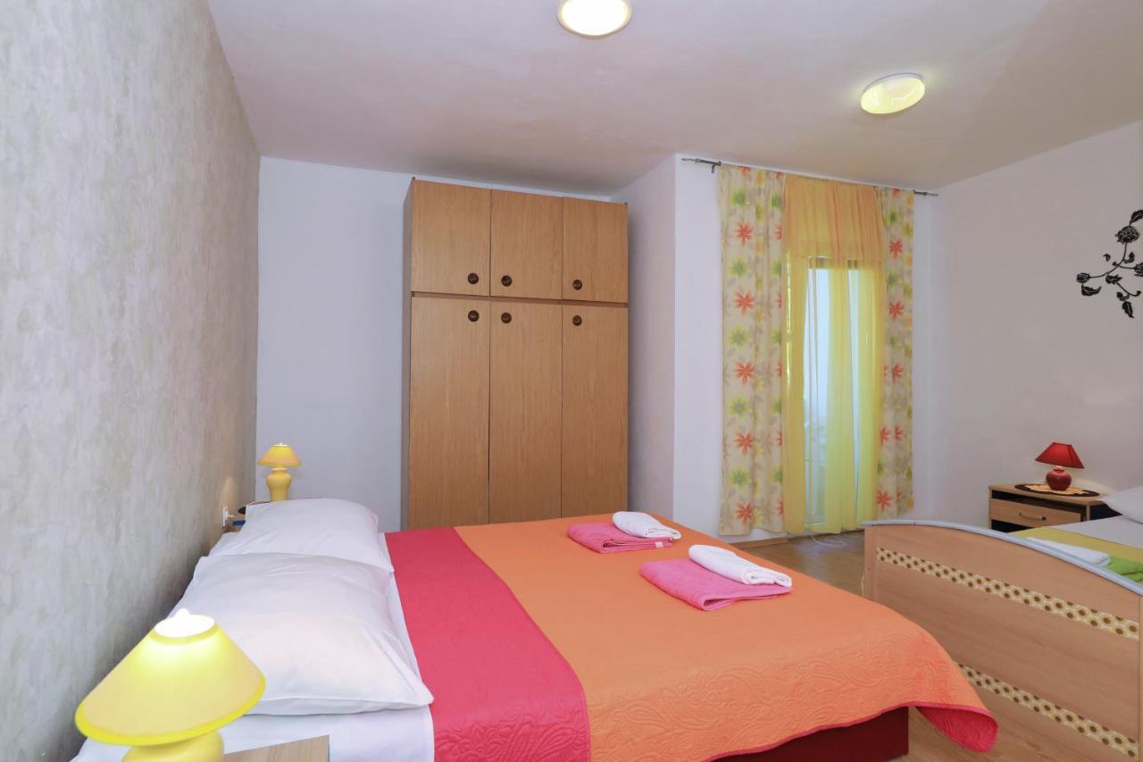 Apartments Luca Ražanac Εξωτερικό φωτογραφία