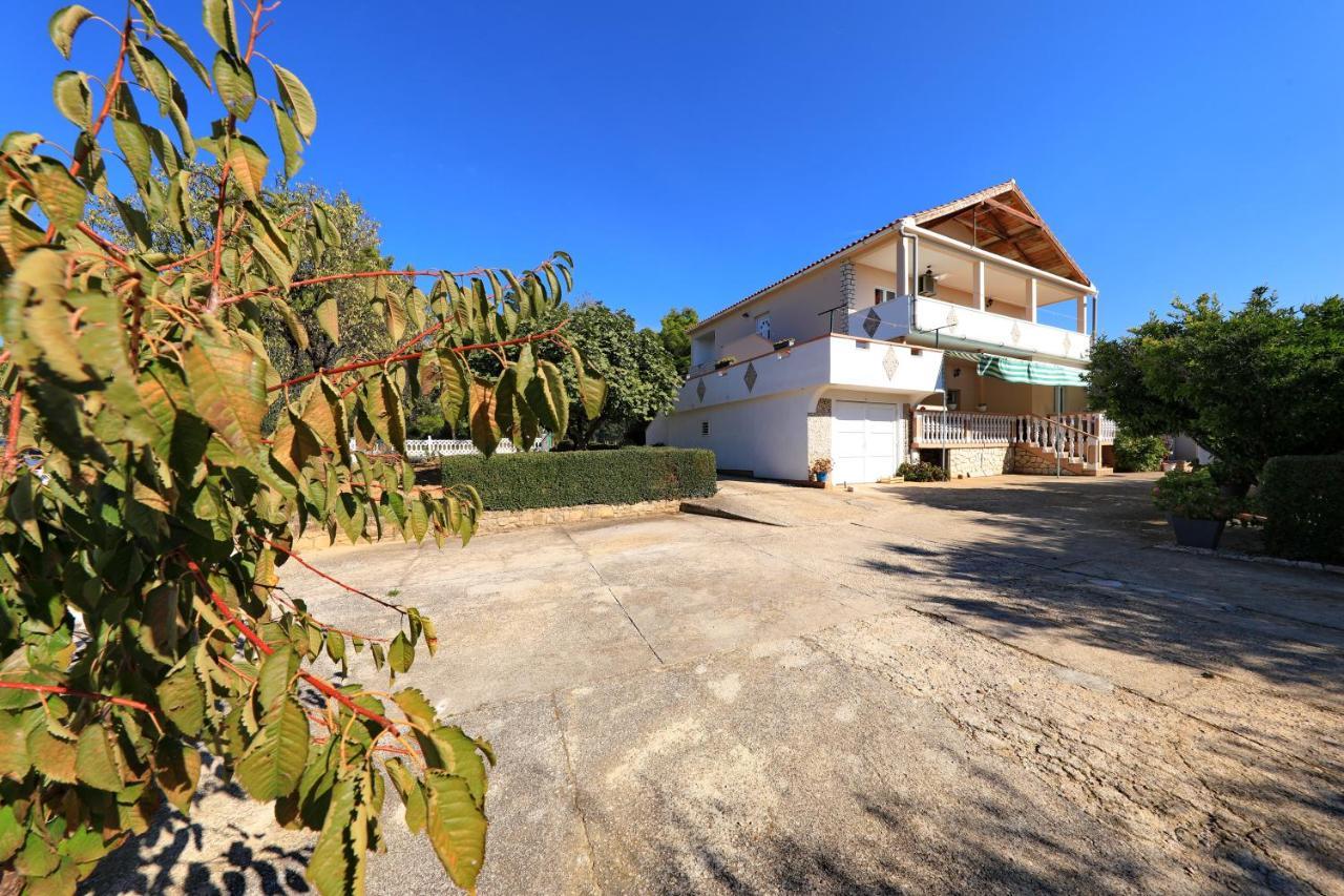Apartments Luca Ražanac Εξωτερικό φωτογραφία